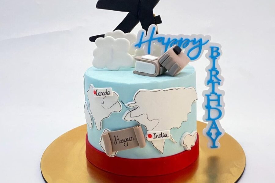 Travel theme luggage cake | Travel cake, Themed cakes, Luggage cake