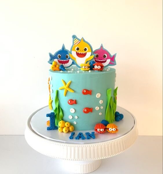 Best cake shop in Delhi Same day delivery Online order Luxury cake Wedding cake