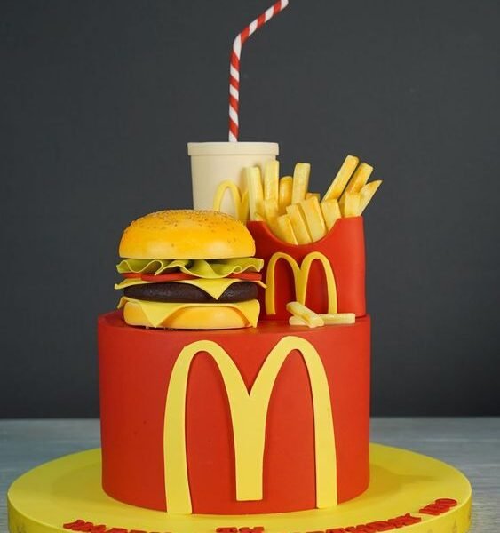 chocolate nutella cake, best cake shop in Delhi, same day delivery cake, luxury cake, online cake order