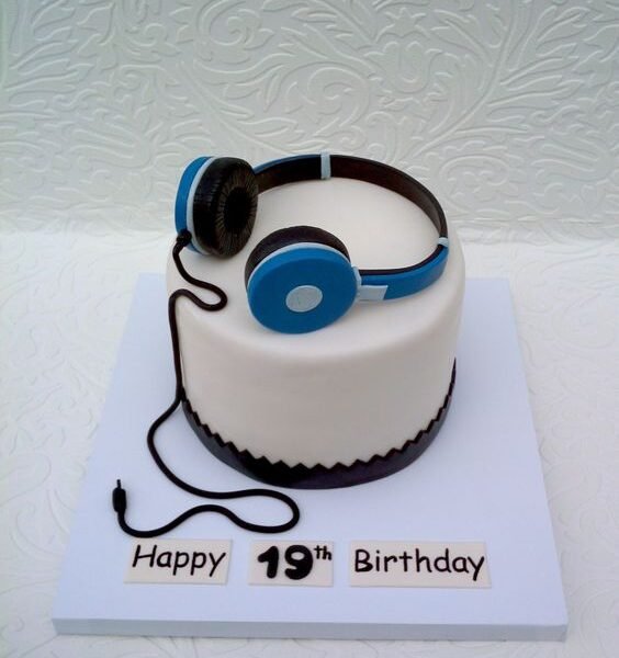 Music lover theme cake, Same day delivery, Best cake shop in Delhi, Order online, Luxury cake.