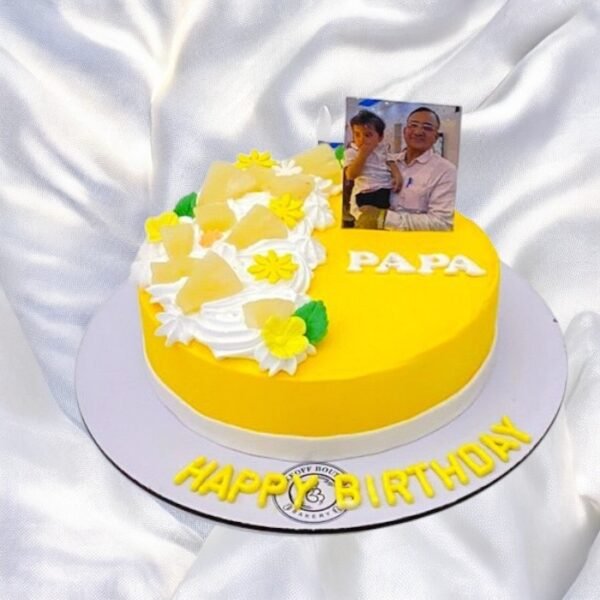 Vanilla Mango Cake with 3 creamy layers – online cake delivery Delhi NCR