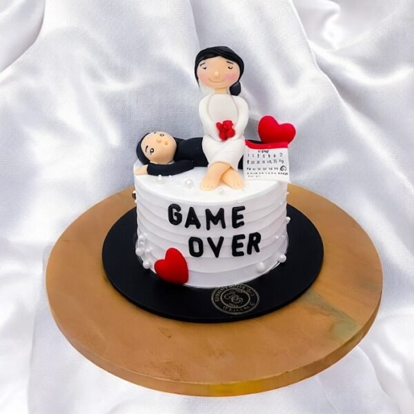 Couple Cake with romantic design – custom anniversary cake delivery in Delhi NCR