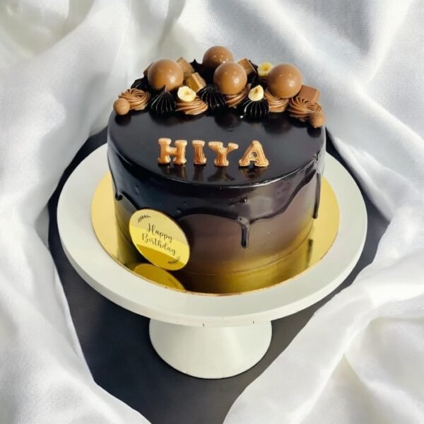 Chocolate Drip Cake online delivery in Delhi NCR – premium designer cake with elegant drip design.